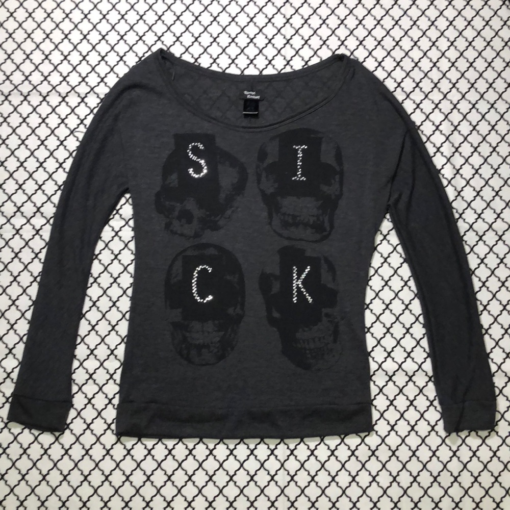Hot Topic Long Sleeve Gray Skull Top